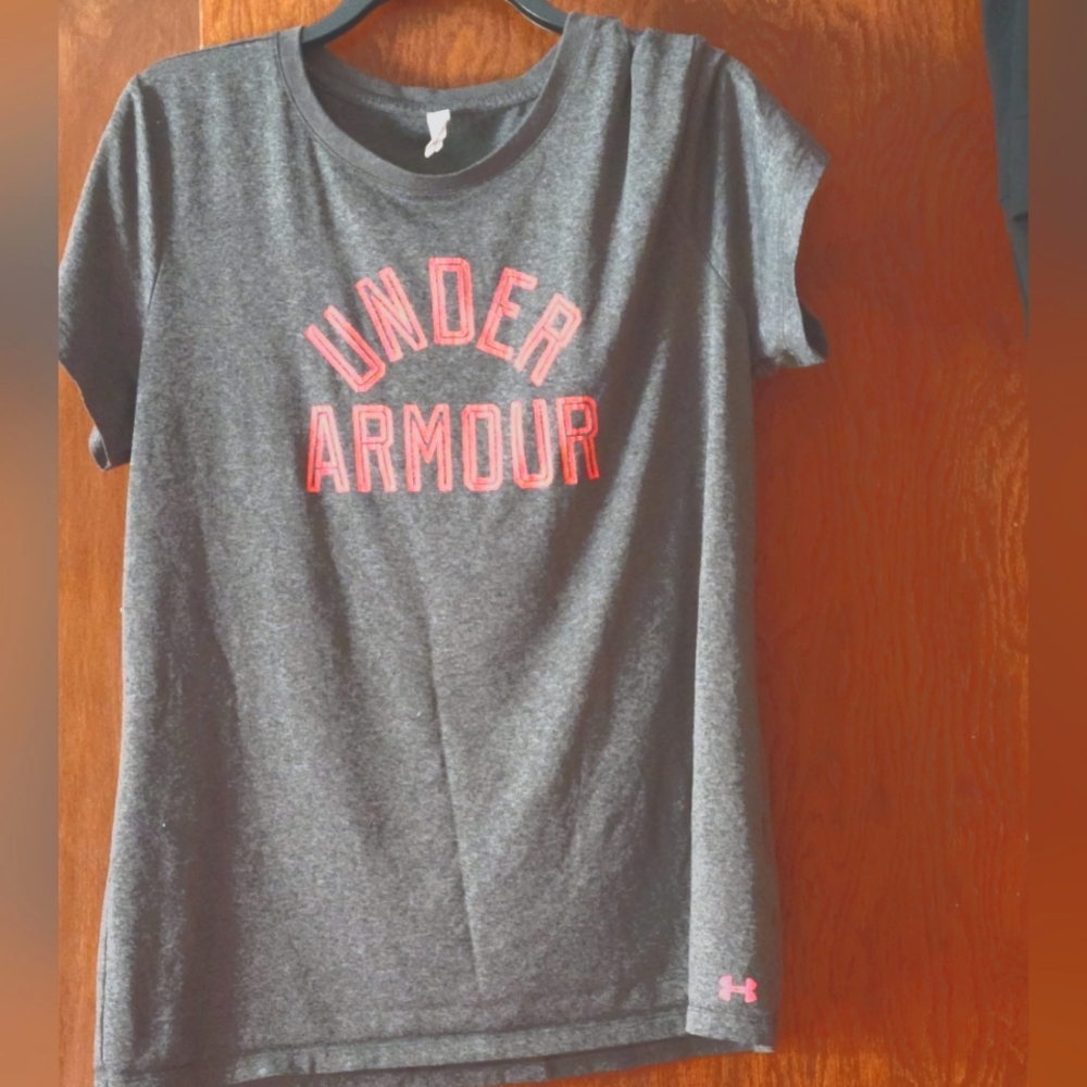 Under Armour T shirt